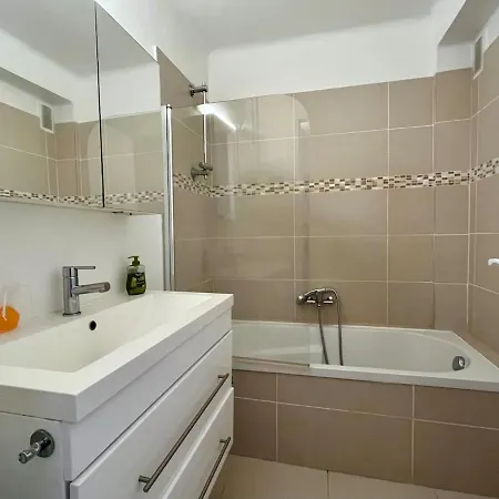 Odysee-plage تولون